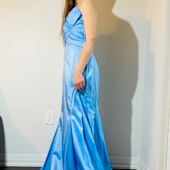 New Mori Lee Party Dress With Tag with a long elegant skirt Ligh Blue - Picture 2 of 4